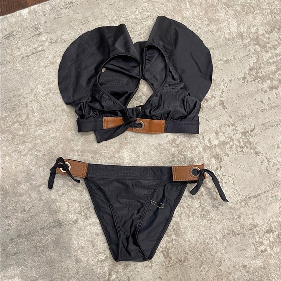 Agua de Coco Black Ruffle Triangle Bikini Set - Picture 2 of 8